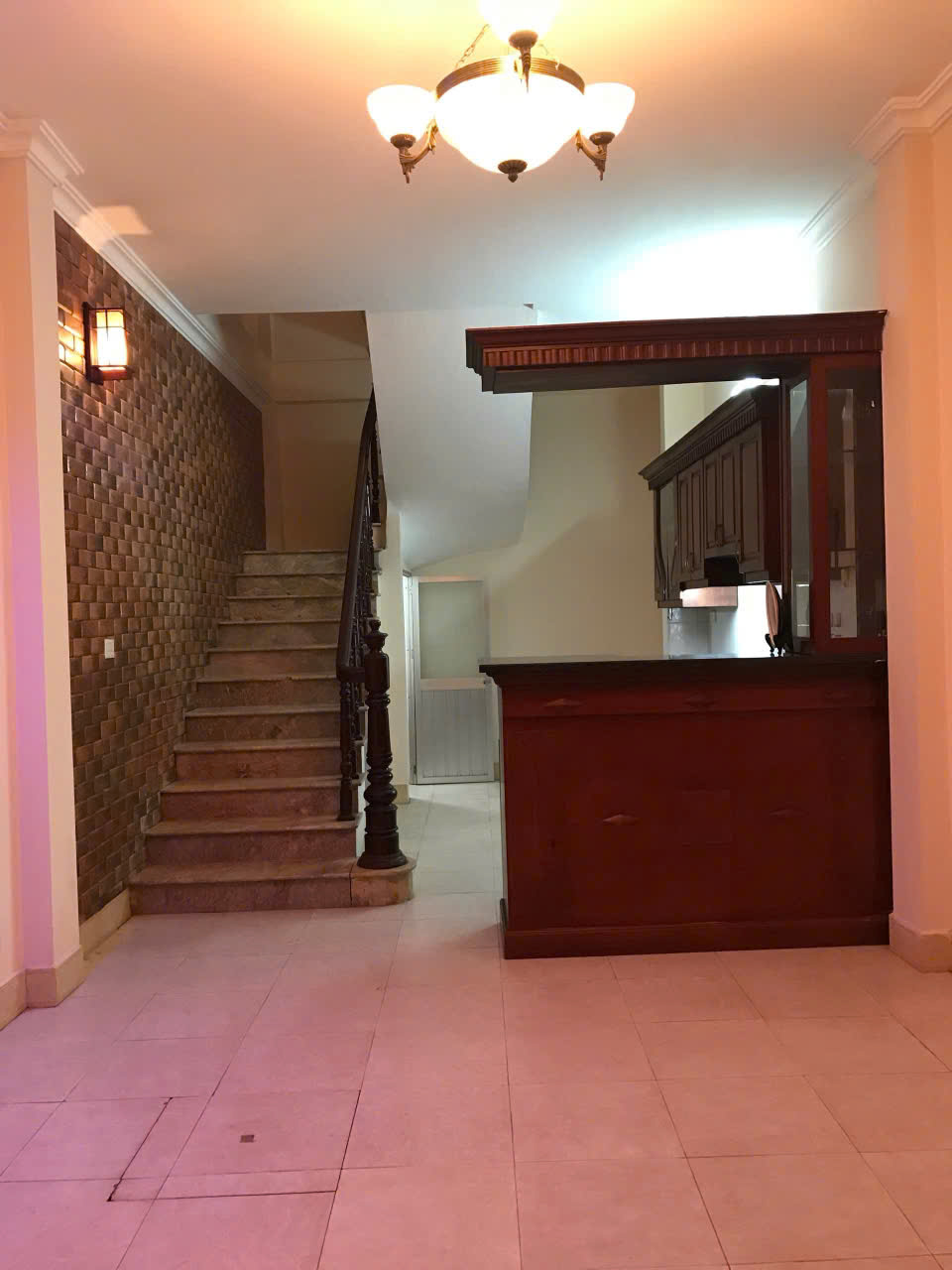Cho thuê nhà Đường Láng, 3.5 tầng x 33m2, 3 ngủ, 3 vệ sinh, 11 Triệu - Ảnh 2